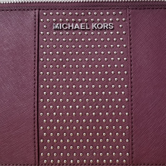SOLD! Michael Kors wristlet - Plum - Picture 4 of 4